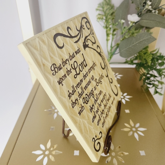 Plaque - Bible verse art Isaiah 40:31 textured sign with metal stand home decor - Picture 4 of 9